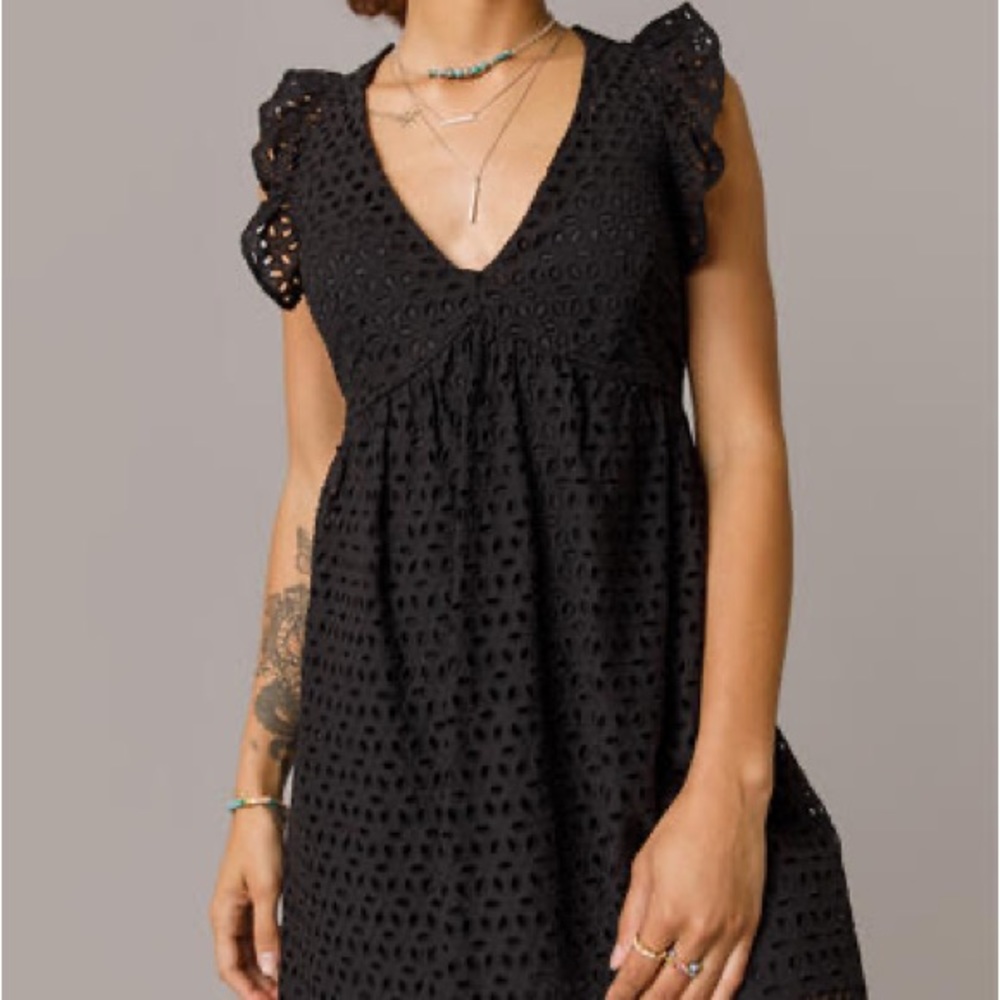 Francesca’s Miami Black Eyelet Dress Size L NWT